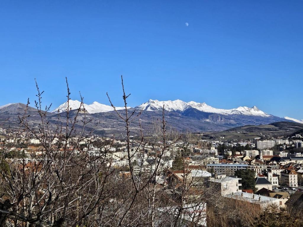 T4 Vue Imprenable Montagnes Et *